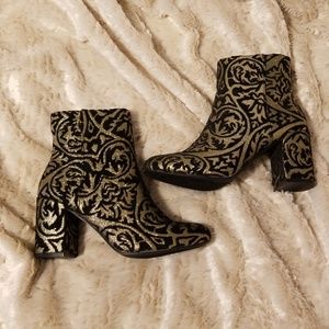 NEW! metallic booties!